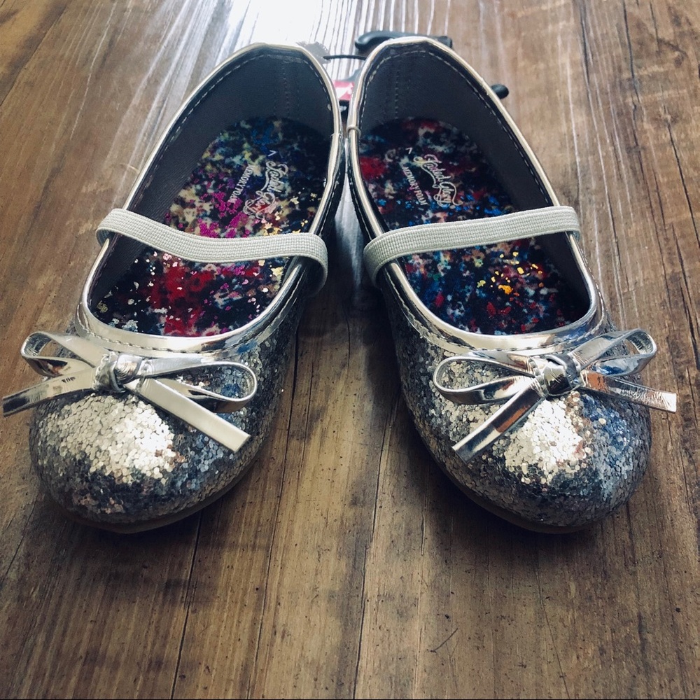 ☀️Faded Glory Sparkling Princess slip on Shoes👸🏻